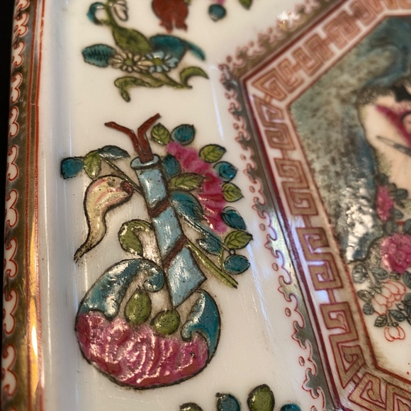 Antique Chinese Octagonal Porcelain Plate, from the Qing Dynasty 1644-1911 - Picture 9 of 15